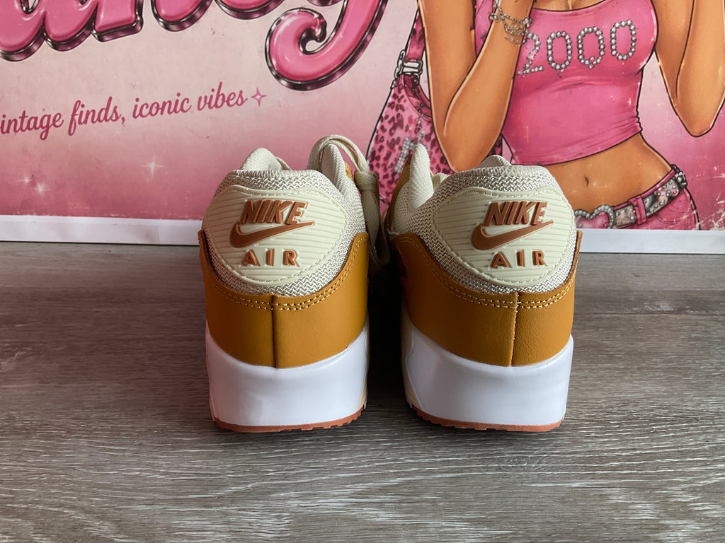 Nike Air Max 90 (Size M10)