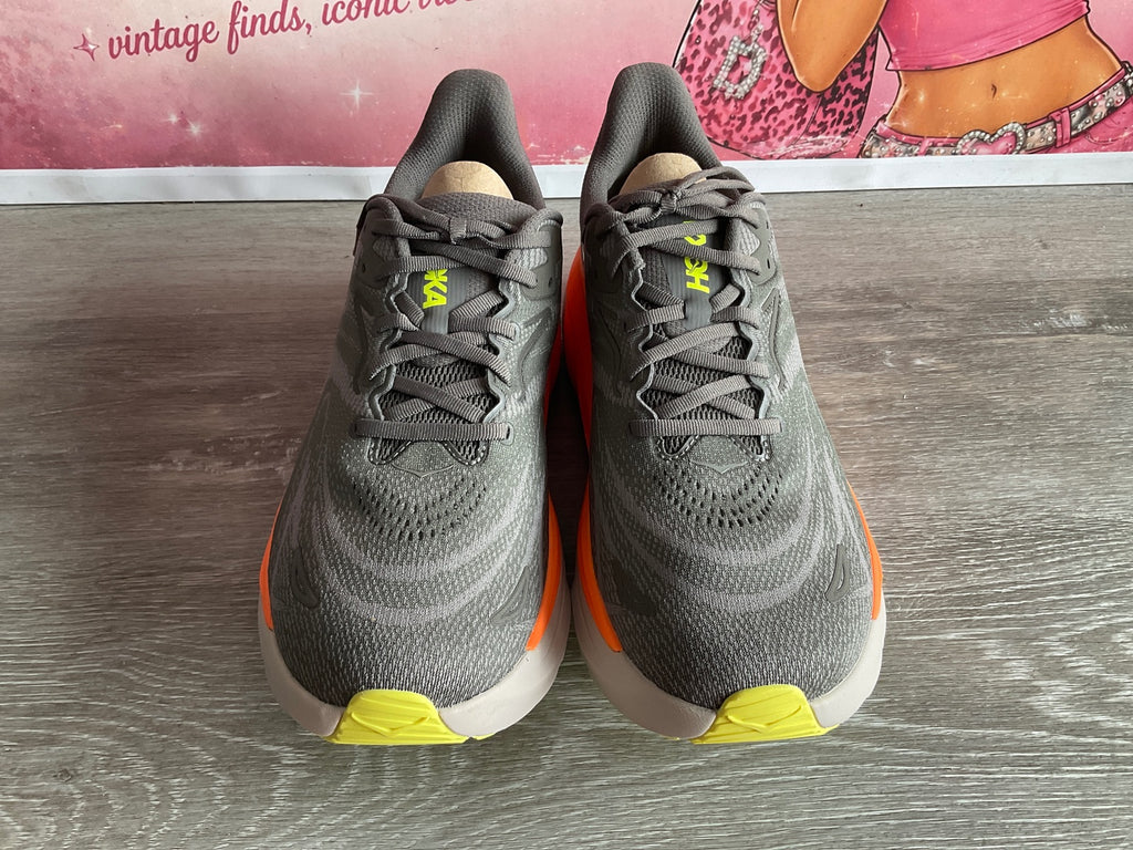 Hoka M Arahi8 (Size M11.5)