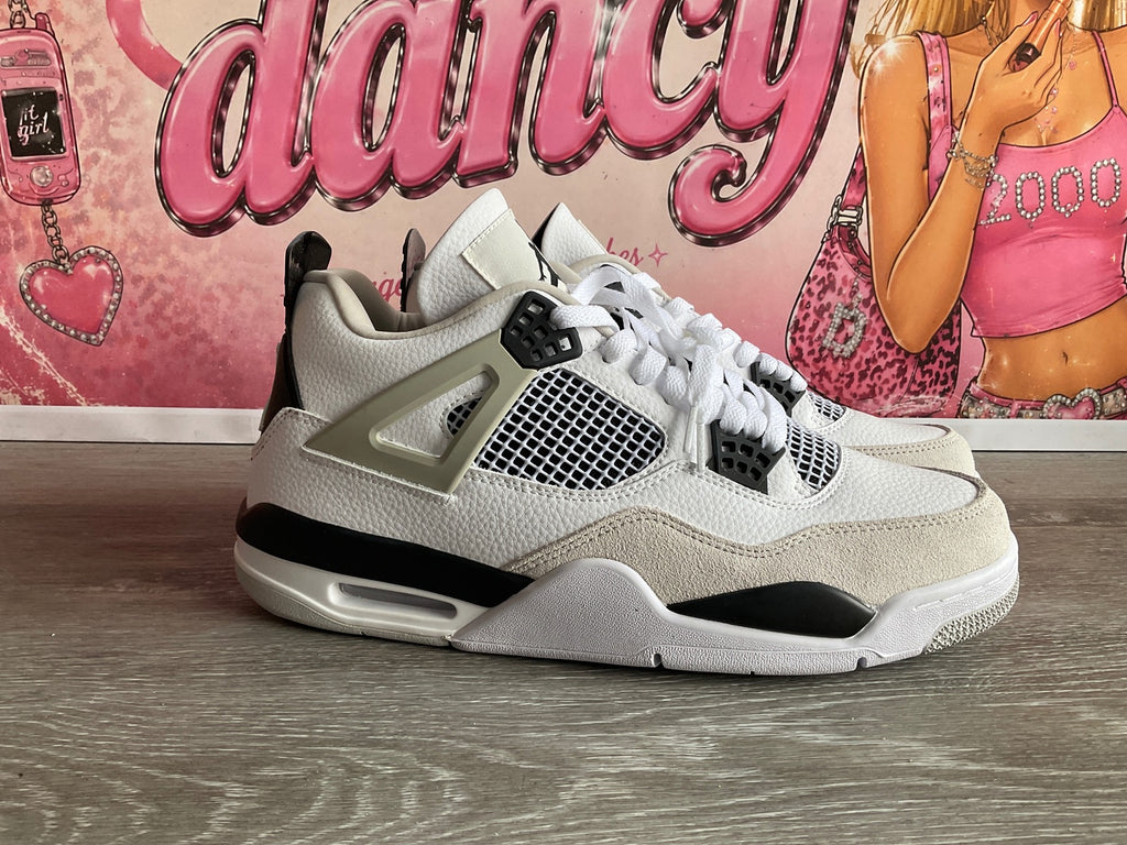 Jordan Air Jordan 4retro (Size 11)