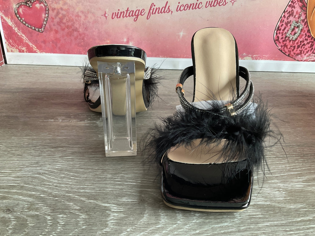 Astuccio Black Feather Block Heel (Size W.5)