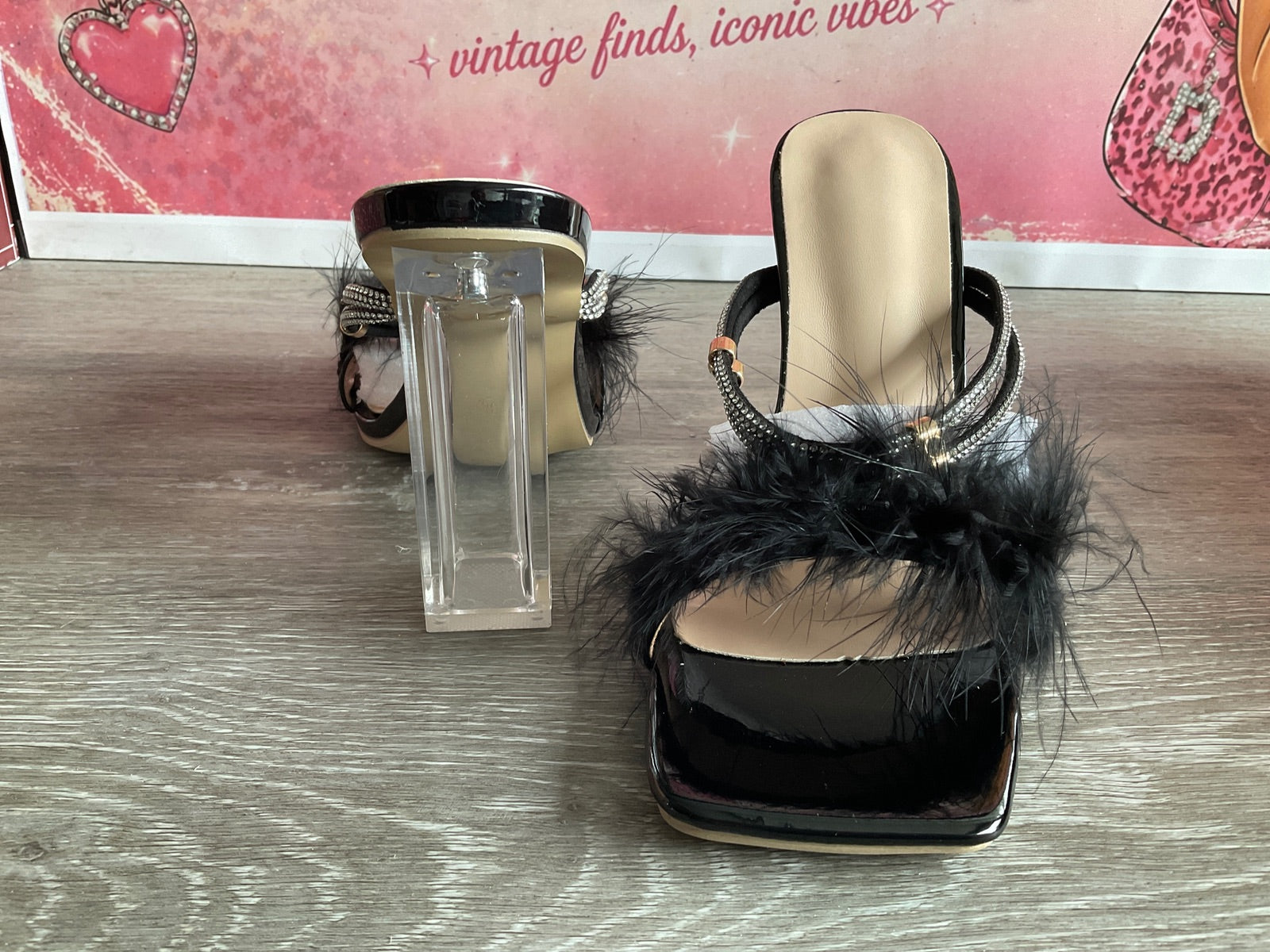 Astuccio Black Feather Block Heel (Size W.5)