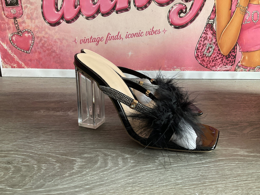 Astuccio Black Feather Block Heel (Size W.5)