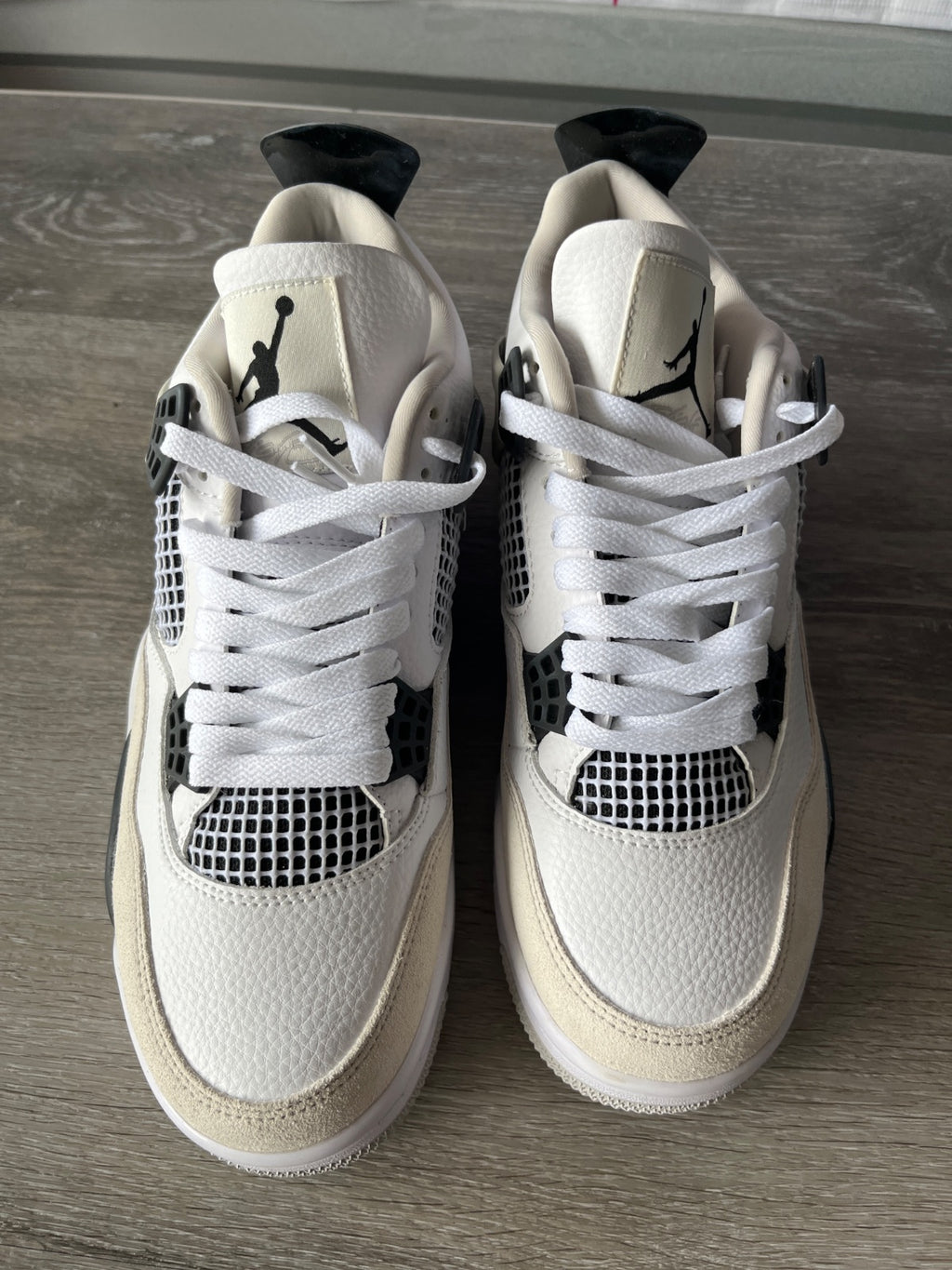 Nike Air Jordan 4 Retro (Size M9)