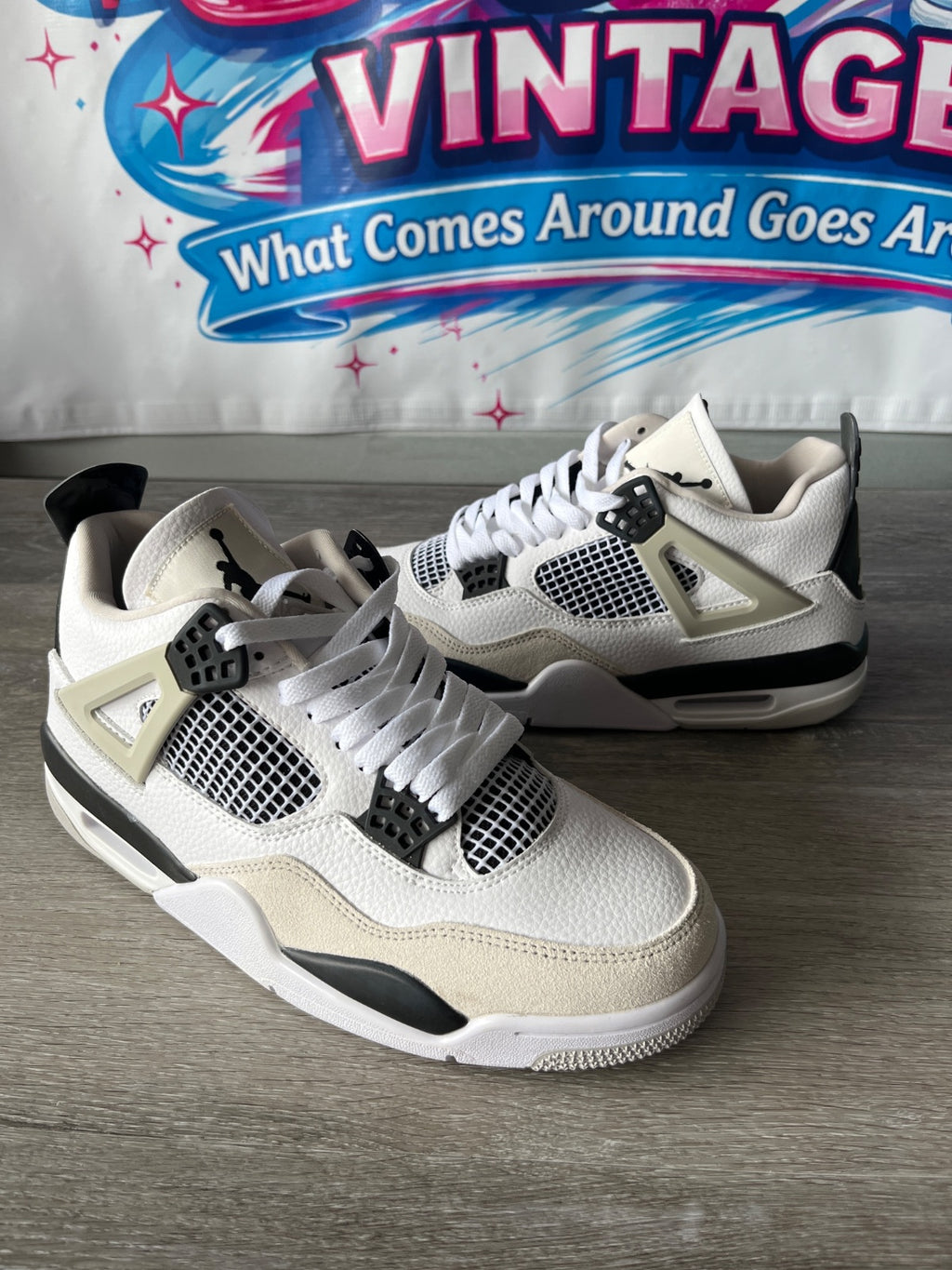 Nike Air Jordan 4 Retro (Size M9)