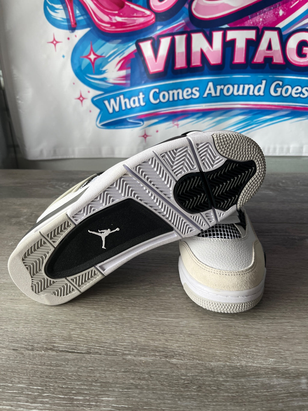 Nike Air Jordan 4 Retro (Size M9)