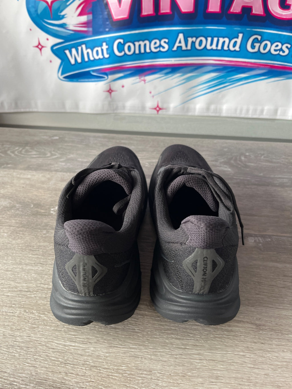 Hoka Clifton 10 (Size M9.5)