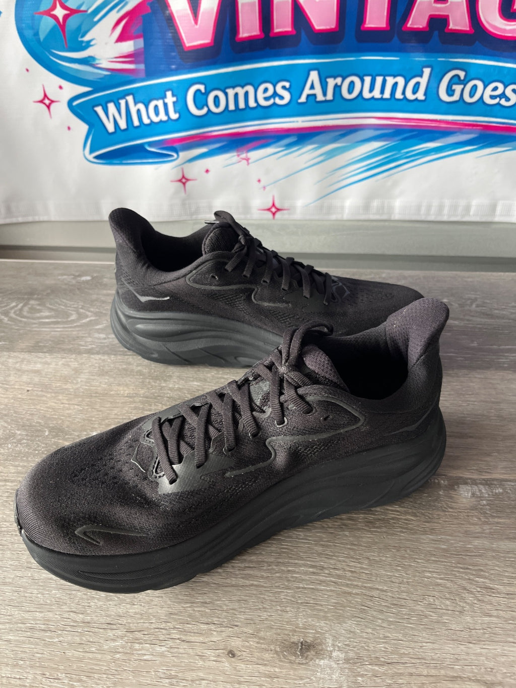 Hoka Clifton 10 (Size M9.5)