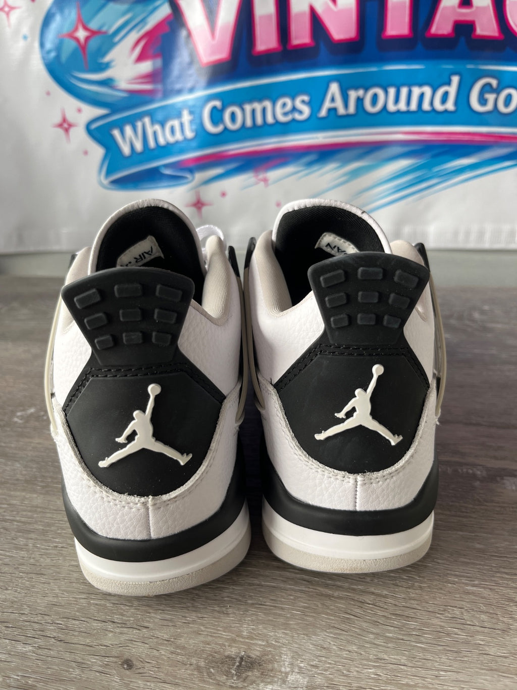Nike Air Jordan 4 Retro (Size M7)
