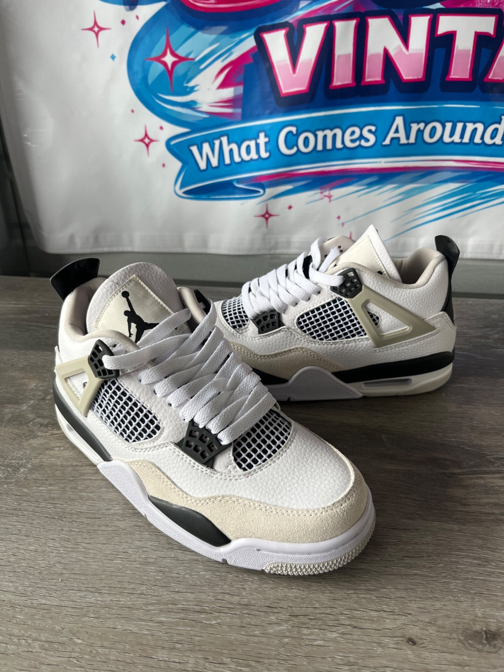 Nike Air Jordan 4 Retro (Size M7)