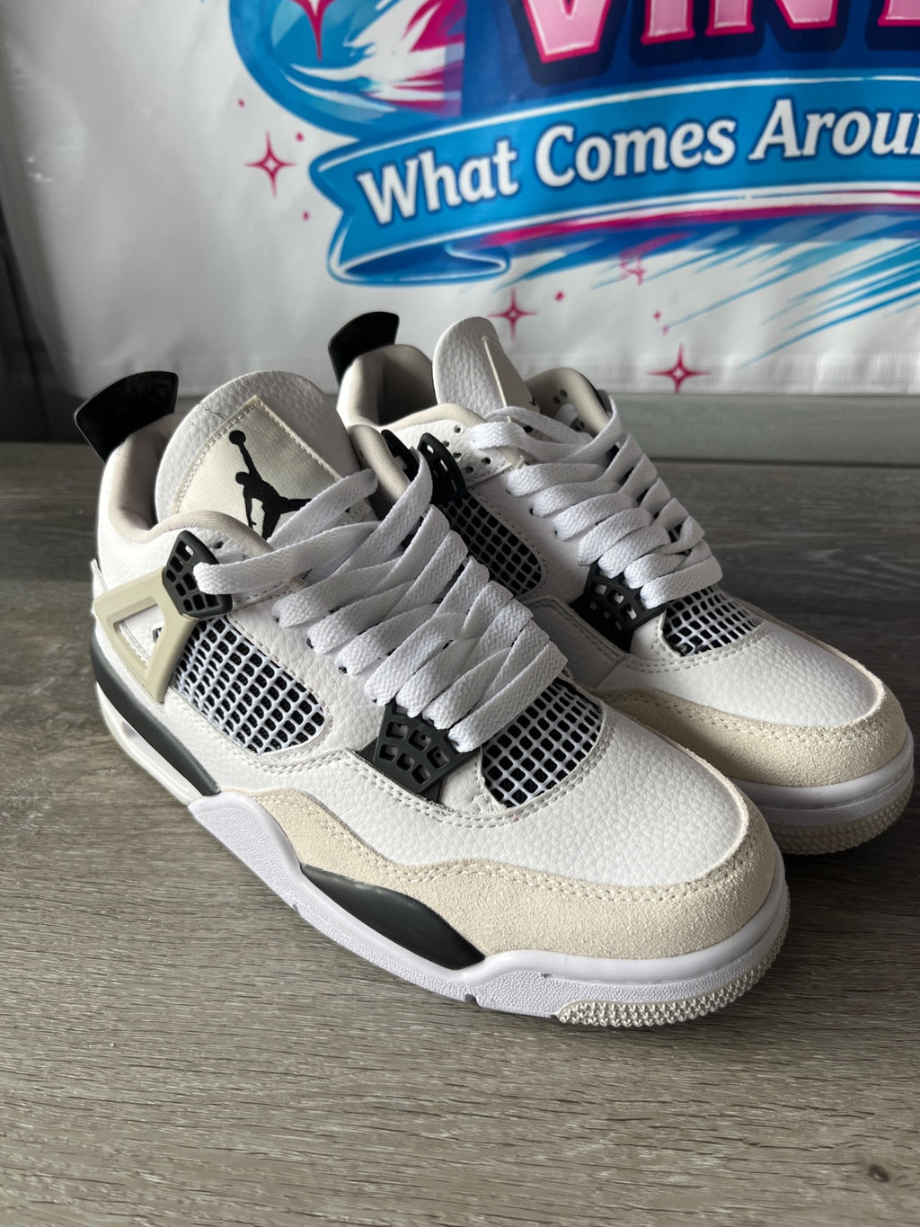 Nike Air Jordan 4 Retro (Size M7)