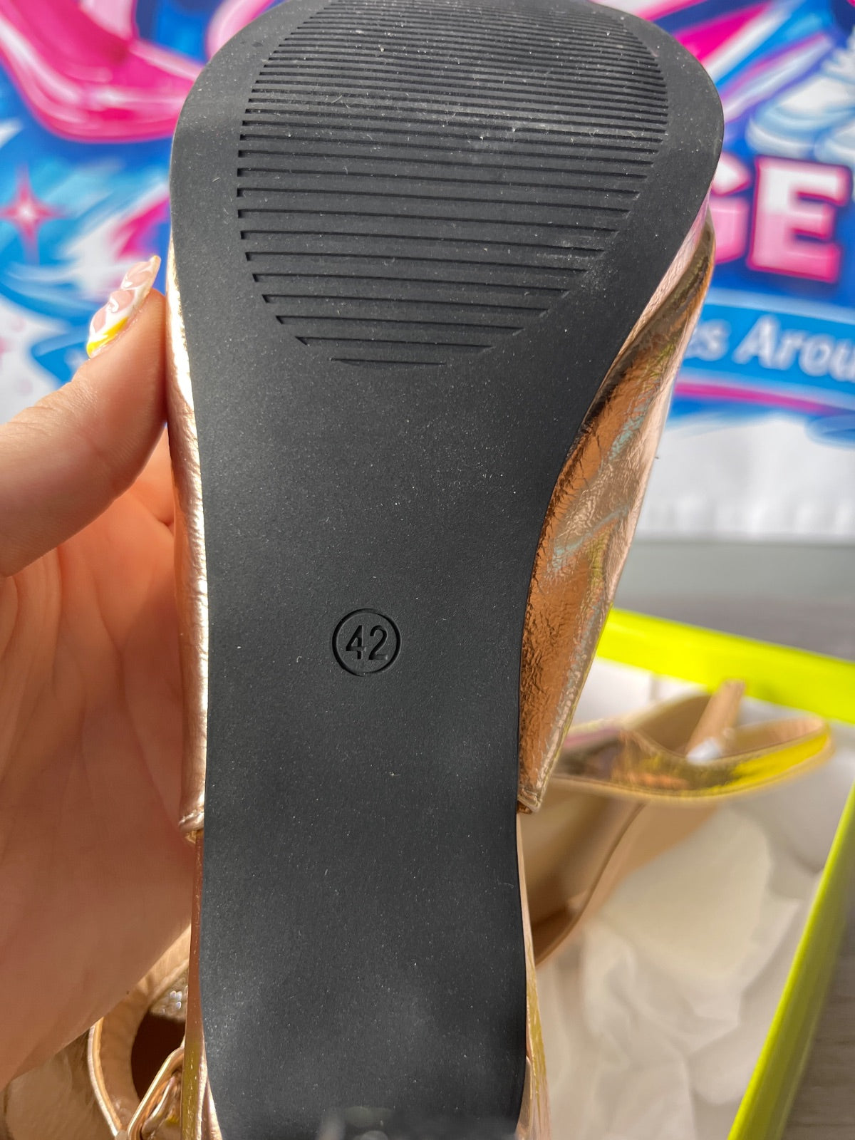 Unknown Gold Heel with Bow (Size W10)