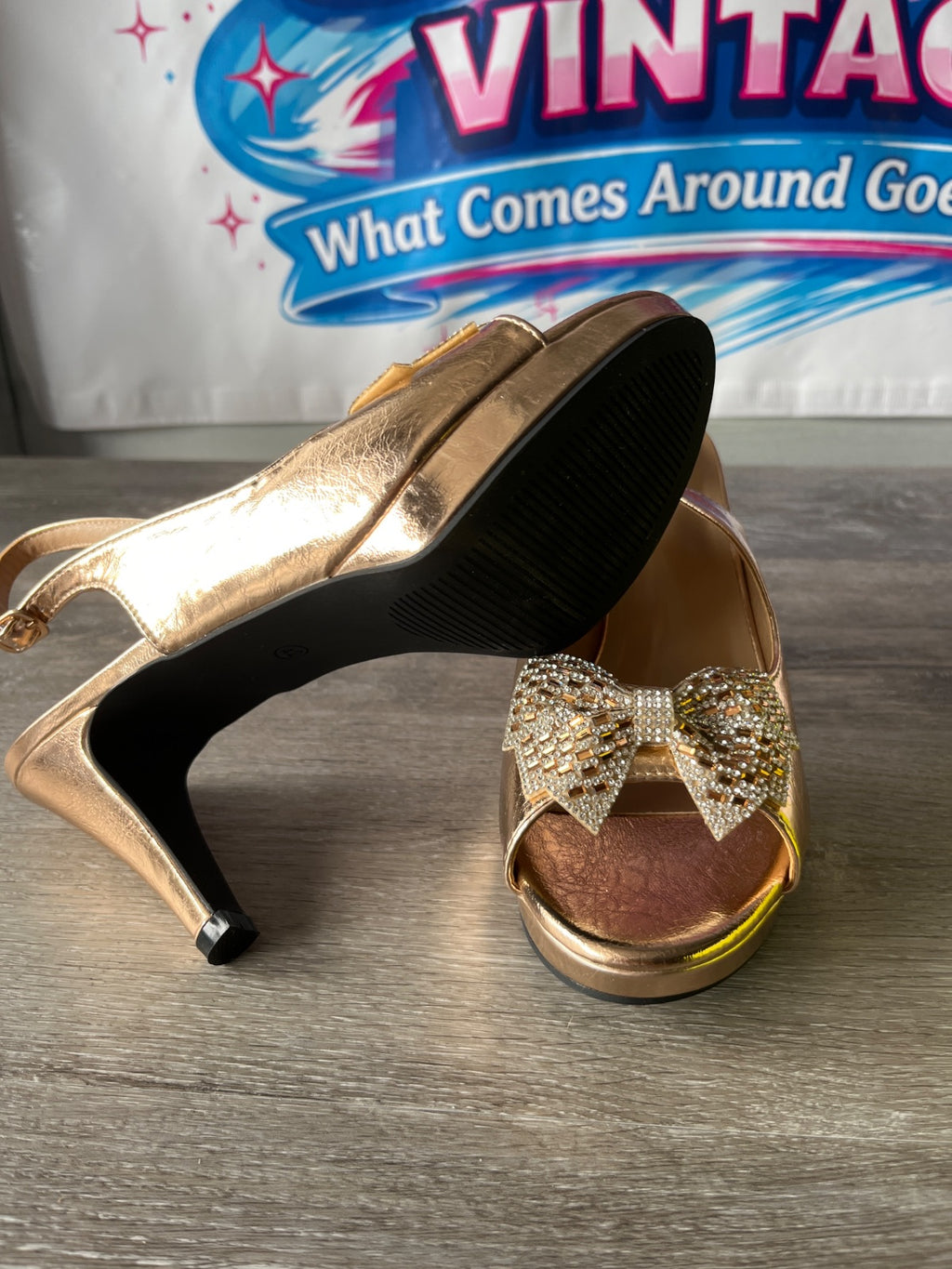 Unknown Gold Heel with Bow (Size W10)