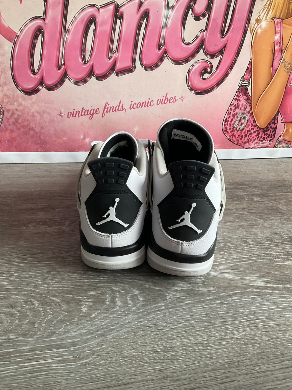 Air Jordan 4 Retro (Size M10.5)