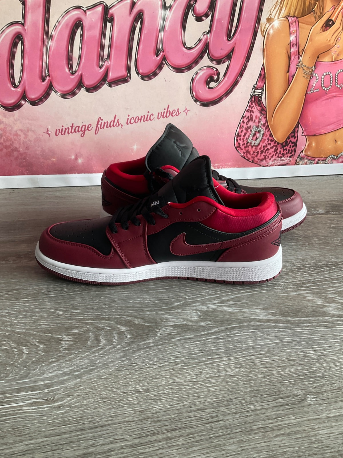 Air Jordan 1 Low (Size M11)
