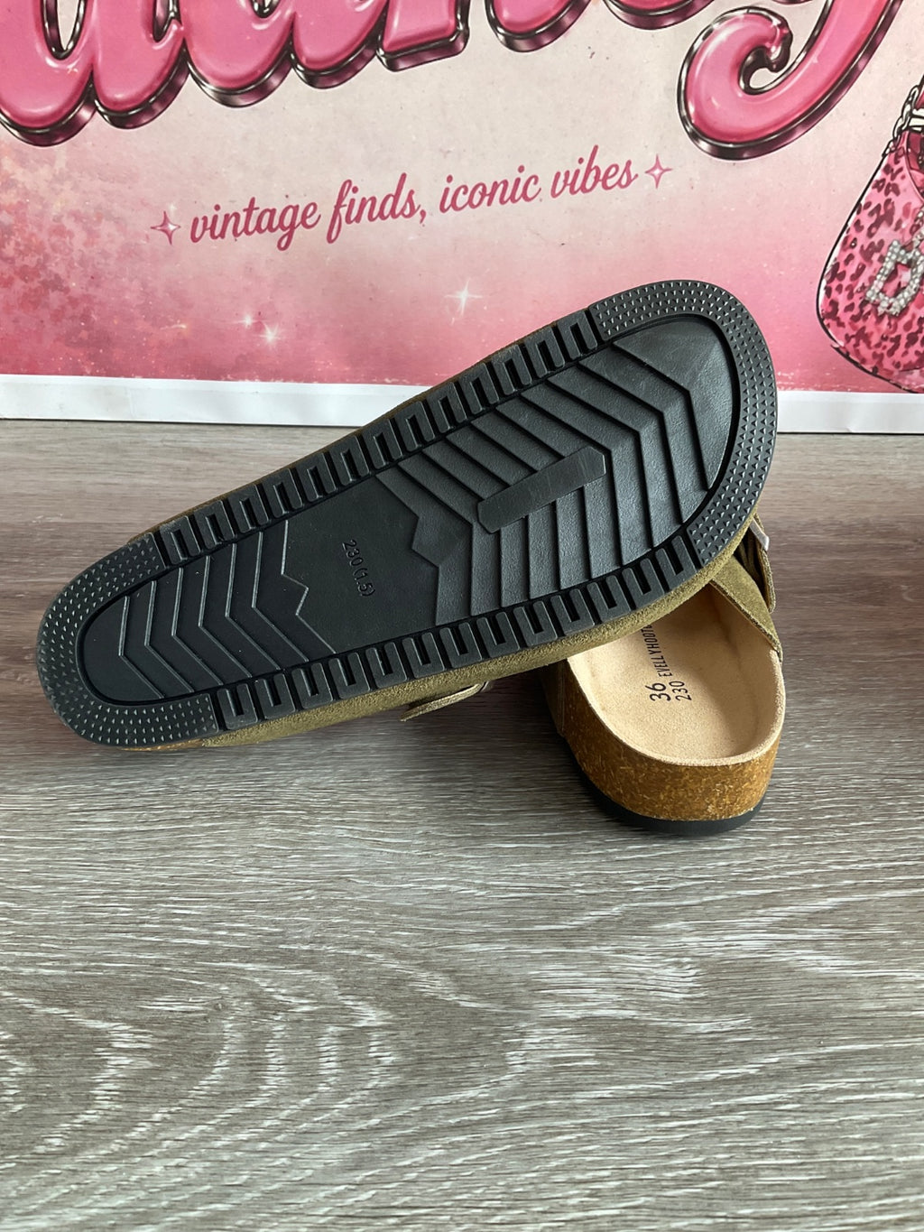 Evellyhootd Clogs (Size W5.5)