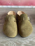Evellyhootd Clogs (Size W5.5)