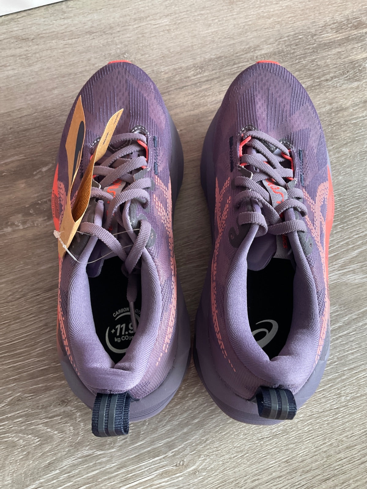 ASICS Novablast 5 (Size W7.5)