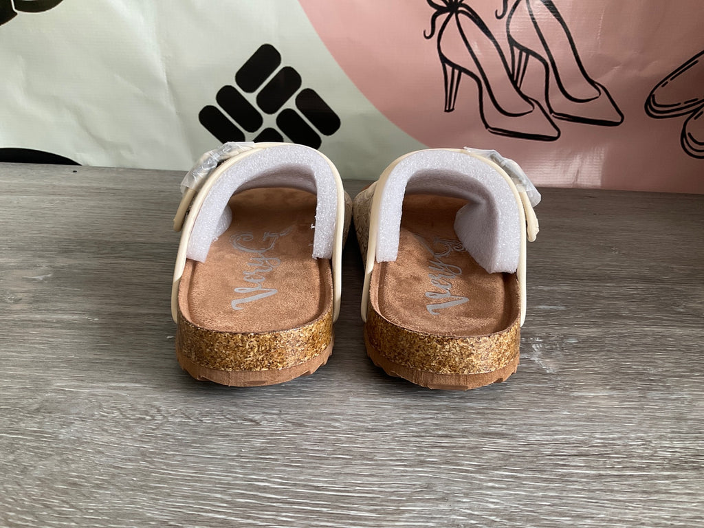 Very G Berry 5 Sandals (Women's US Size 8)