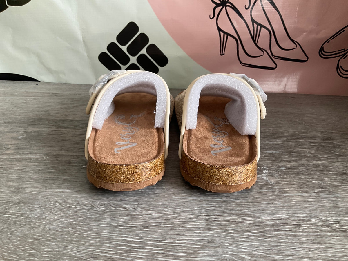 Very G Berry 5 Sandals (Women's US Size 8)