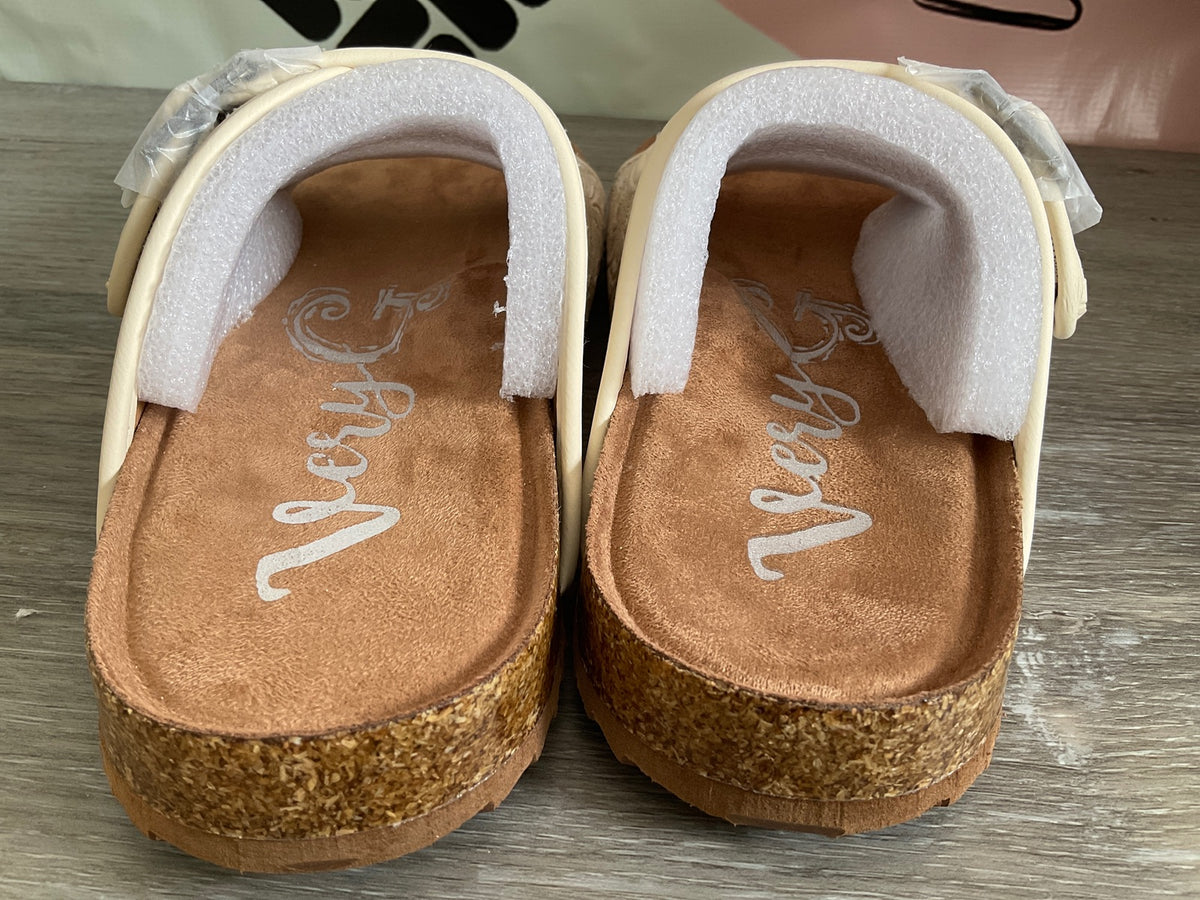 Very G Berry 5 Sandals (Women's US Size 8)