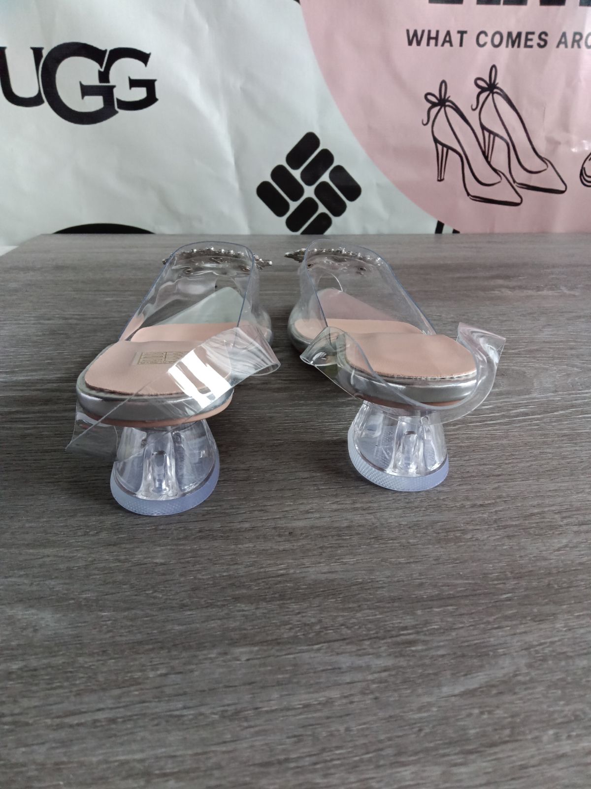 Clear Pendant Block Heel (Women's US Size 7.5)