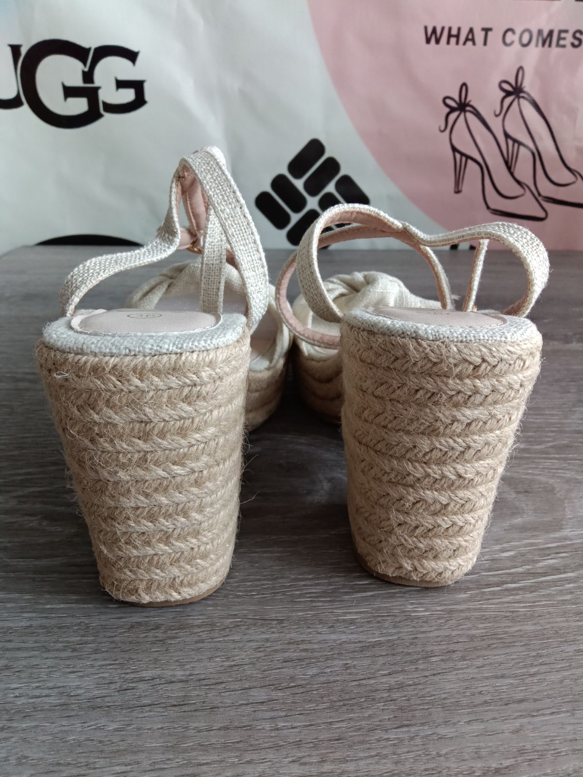 Weibena Woven Bow Heels (Women's US Size 5.5)