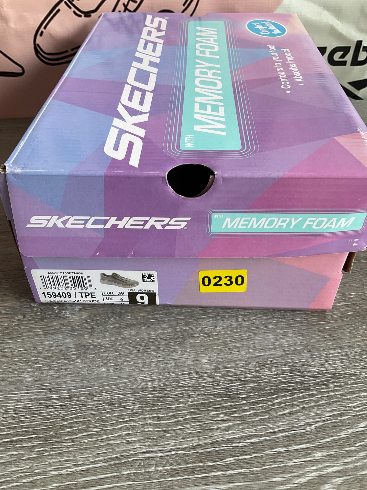 Skechers Wilshire Zip Stride (Size Women's 9)